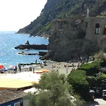 Lo Scoglio Гостевой дом 4*