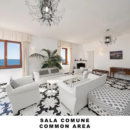 Lo Scoglio بيت ضيافة