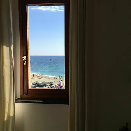 Lo Scoglio Gæstehus 4*