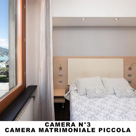 ゲストハウス Lo Scoglio モンテロッソ・アル・マーレ