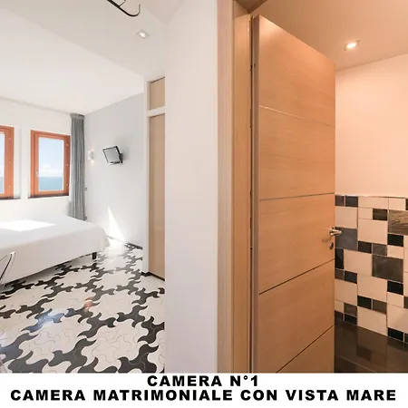 Lo Scoglio ゲストハウス