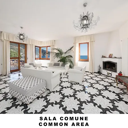 ゲストハウス Lo Scoglio モンテロッソ・アル・マーレ