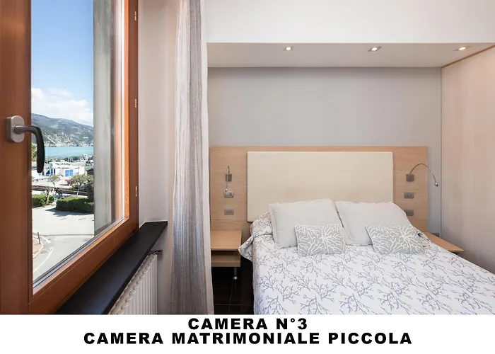 בית הארחה Lo Scoglio מונטרוסו אל מארה