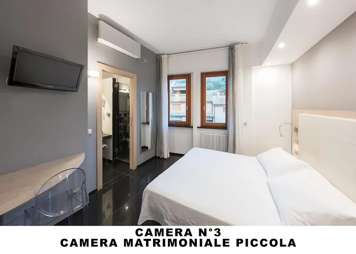 Konukevi Lo Scoglio 4*