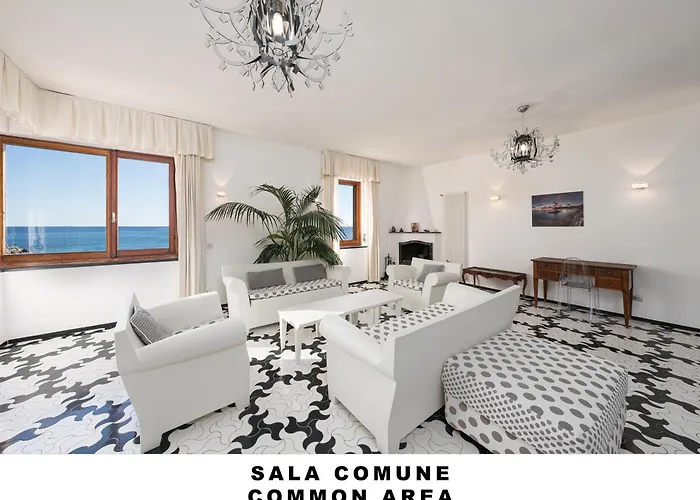 Lo Scoglio בית הארחה