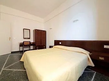 招待所 Lo Scoglio