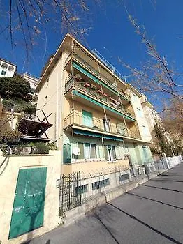 Lo Scoglio בית הארחה