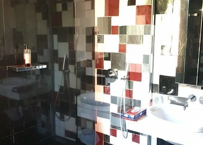 Lo Scoglio Konukevi 4*